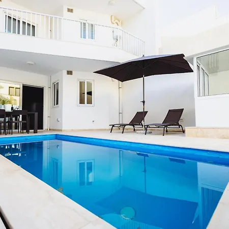 Modern Maisonette With Pool In The Heart Of Għargħur