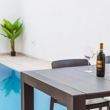 Modern Maisonette With Pool In The Heart Of *