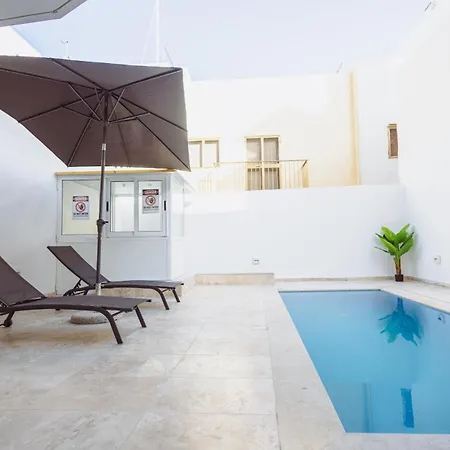 Modern Maisonette With Pool In The Heart Of Apartman *