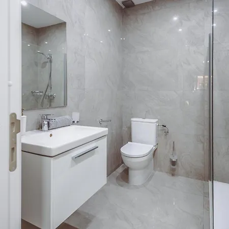 Apartman Modern Maisonette With Pool In The Heart Of Għargħur