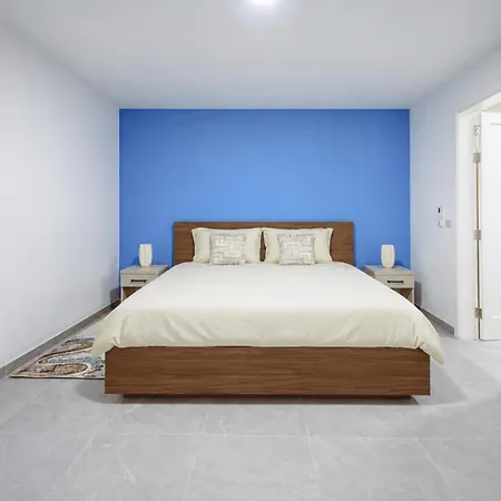 Apartman Modern Maisonette With Pool In The Heart Of
