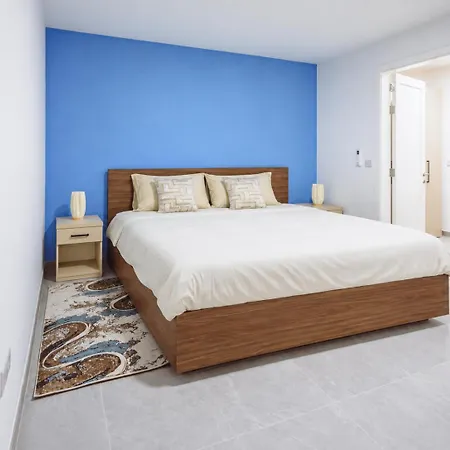 Apartman Modern Maisonette With Pool In The Heart Of